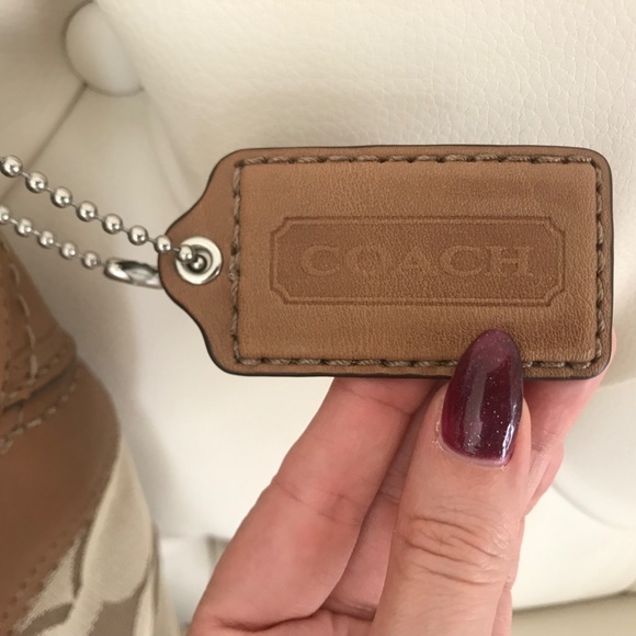Coach Signature Handbag - Picture 8 of 8
